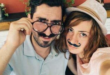 男生只会对喜欢的女生做的事吗男人会向自己喜欢的女人借钱吗