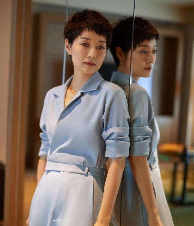 30至35岁男人穿衣搭配三十岁的男人还没谈过恋爱