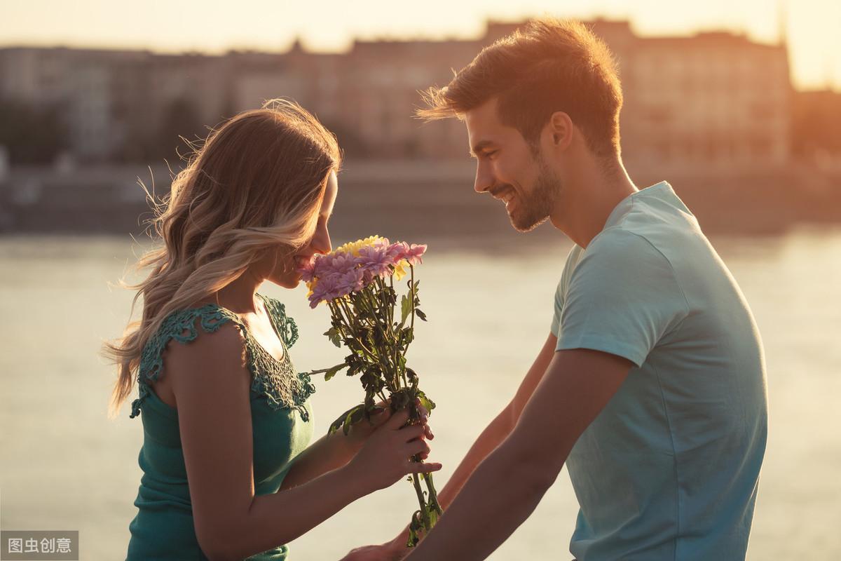 男生喜欢你21种表现初中,青春期男生应该知道的男科知识有哪些