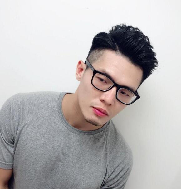 男生怎样才能喜欢你男生真正爱上一个女生是什么表现