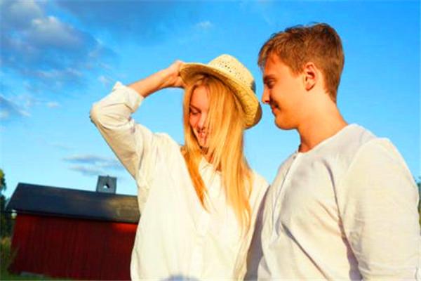 要怎么样才能抓住男人的心,女人应该怎样套住男人的心