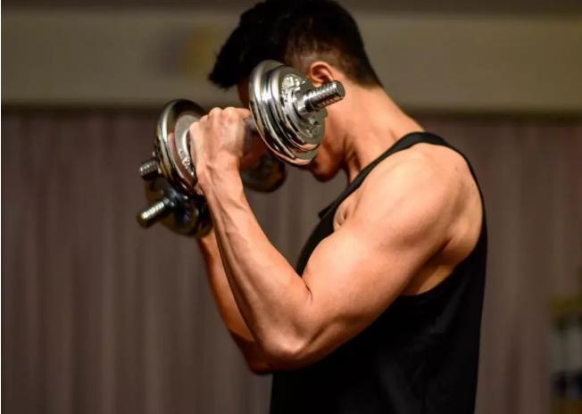 已婚男人暗恋你最准的表现已婚男女暗恋有什么表现