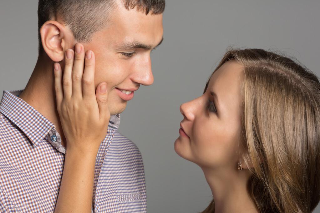 怎样跟男生聊天让他越来越喜欢你(对相亲男生有好感)