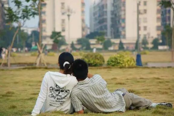 当一个女人对你反感了怎么办聊天女生不回怎么办