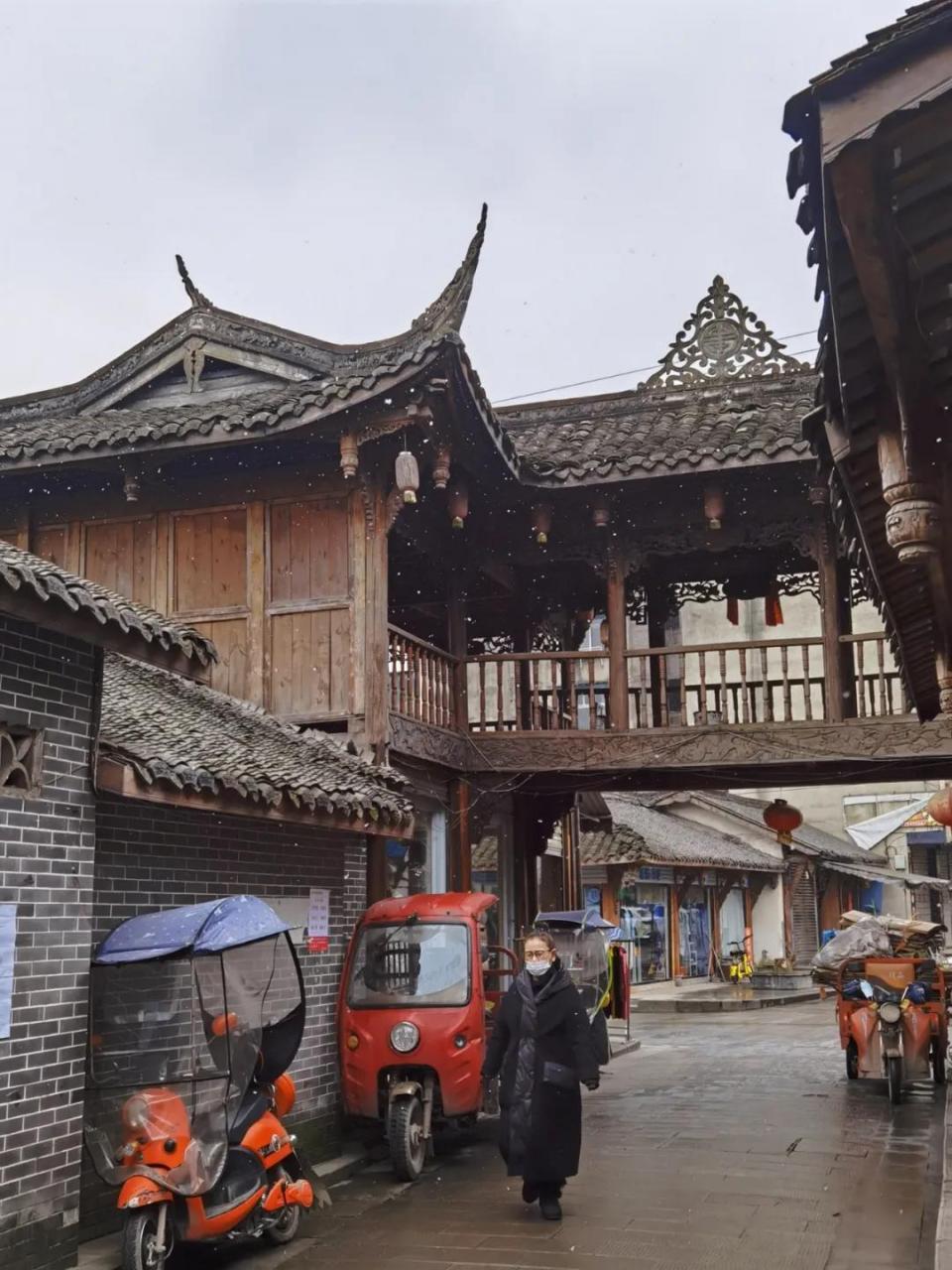 夜深人静的时候看书可以怎么形容,夜深人静时的人生感悟