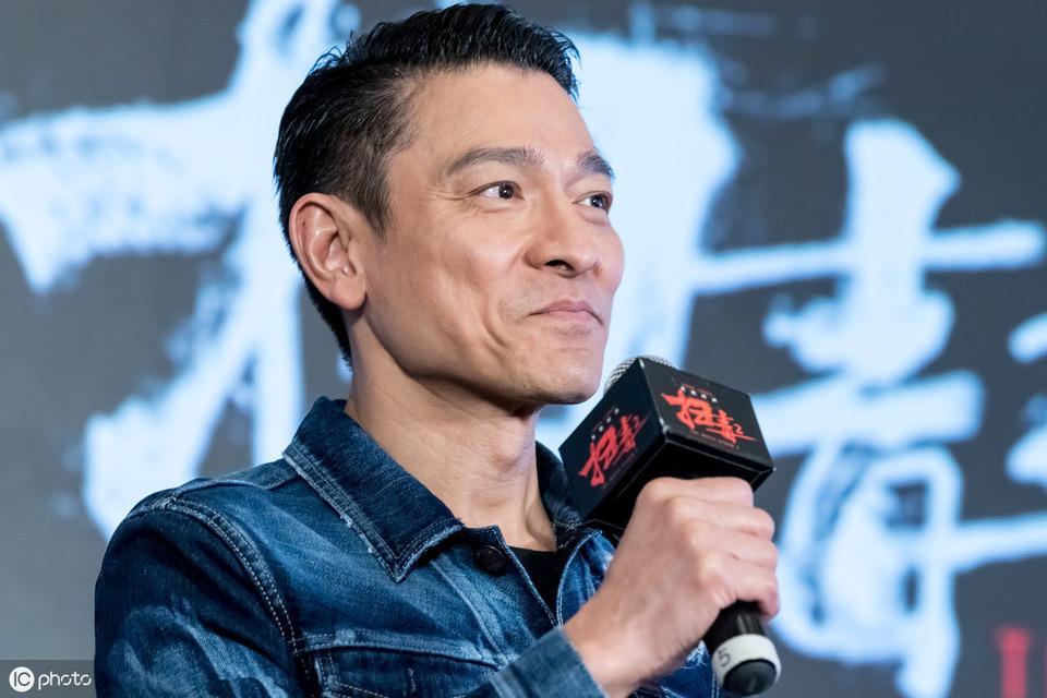 高情商撩男人的情话(怎么撩大叔聊天情话)