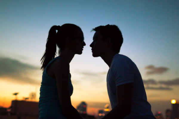 两个男生互相暗恋的特征,彼此暗恋的三个特点