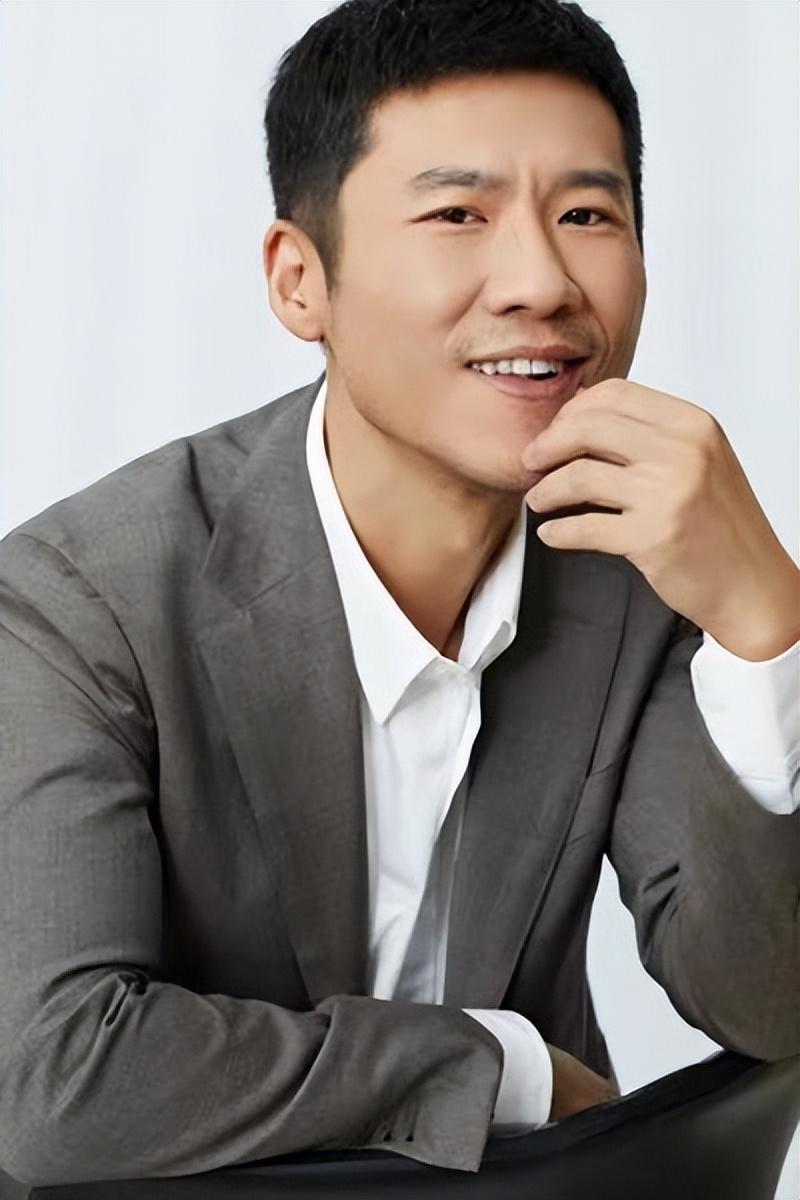 我是一个男的喜欢男的怎么办结婚选择自己非常非常喜欢的男生还是选择很喜欢自己的男生