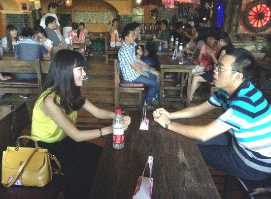 和女生聊天如何打开话题怎么跟新的女性朋友聊天