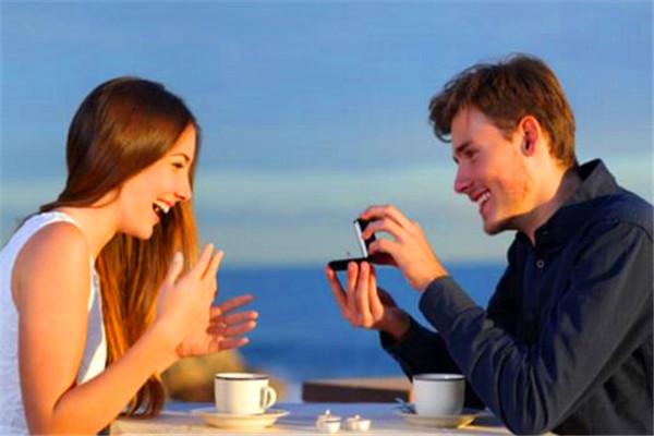 女人要怎样才能抓住男人的心怎样才可以抓住一个男人