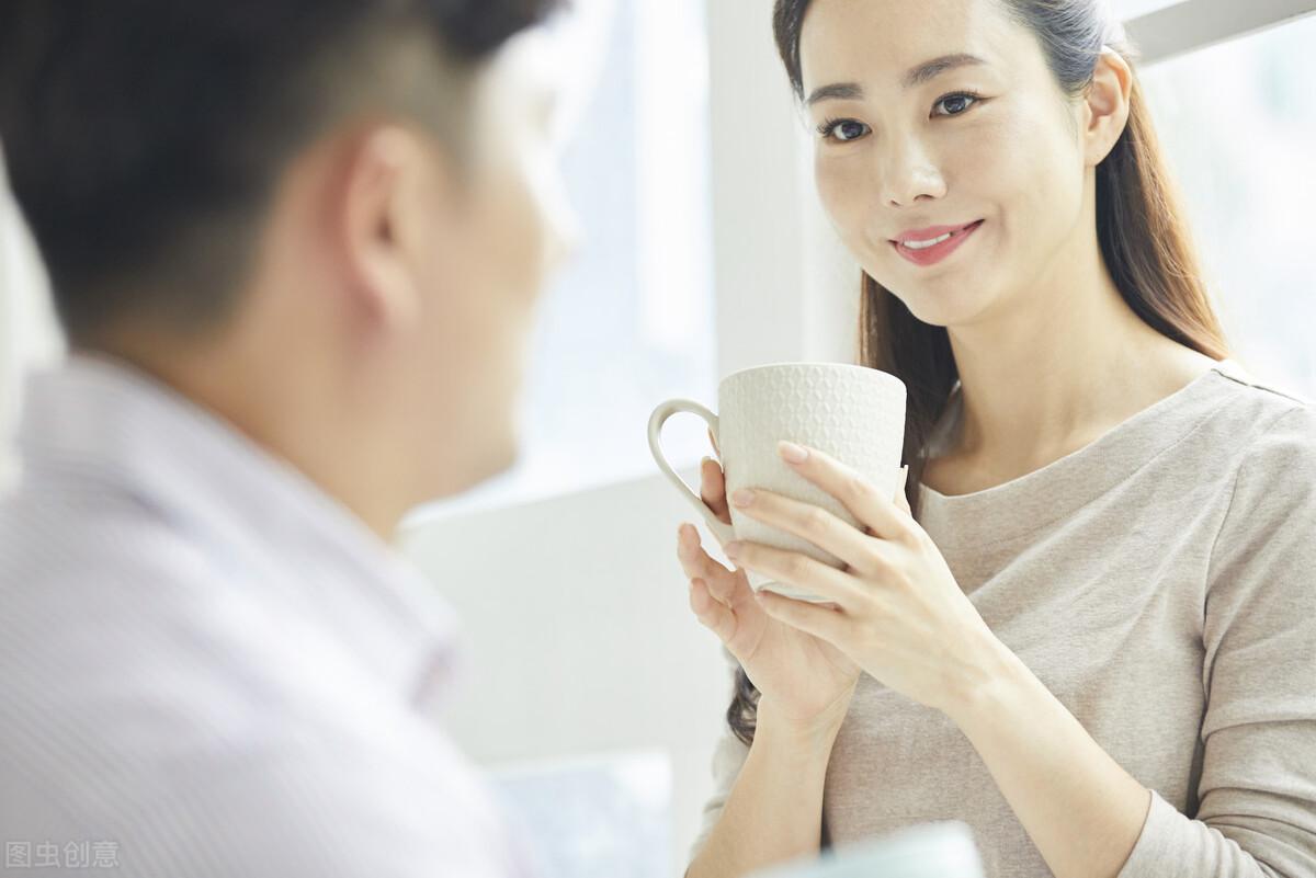 怎么和刚认识的女孩子聊天第一次和女生约会