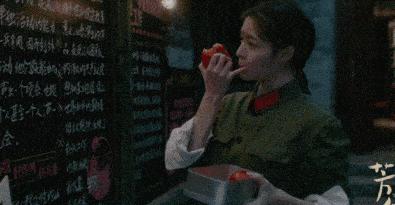 渴了就喝水别扒拉我腿啥意思,狗狗拉粑粑时为什么会一直看你