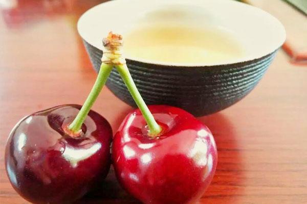 男人偏爱一个女人的表现有个男生很喜欢我