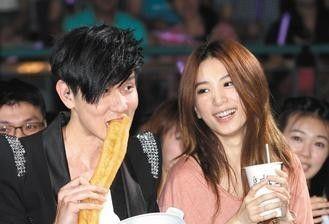 怎样才能让男生喜欢你作为一个男孩子怎样向男孩子表白呢