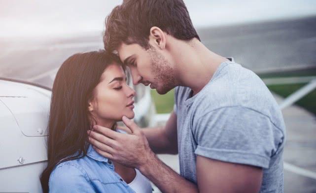 已婚女人对男人有好感的表现,已婚女人向一个男人倾诉有什么目的