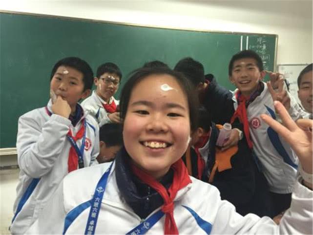 初中生喜欢别人正常吗作为父母你会怎么做