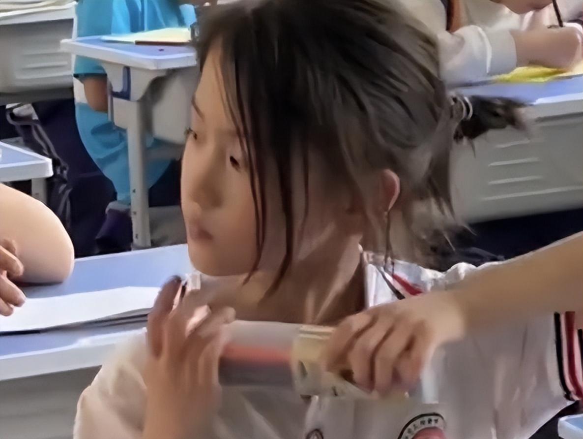 为什么男生长得像女生呢,为什么男生喜欢美女