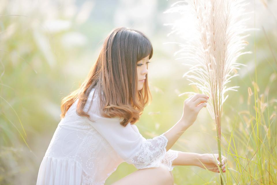 男生喜欢女生不表现出来,我问他是不是喜欢我但是他不想说出来