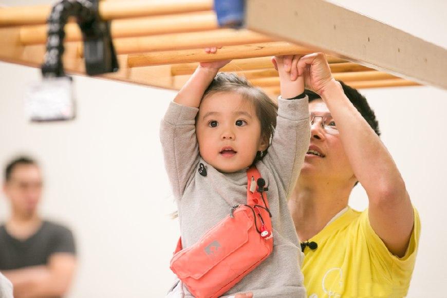 男生看到女生会害羞说明什么为什么一个男生看见你以后害羞的捂脸