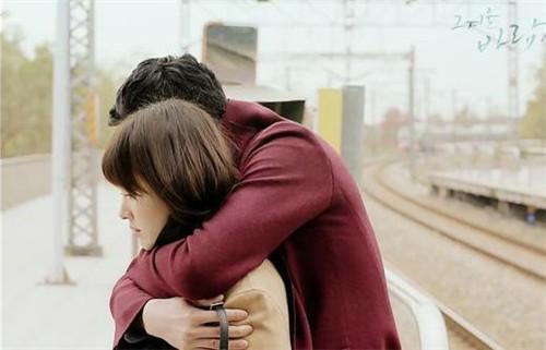 怎么知道男生对你有没有好感如何看出男同事对你有好感