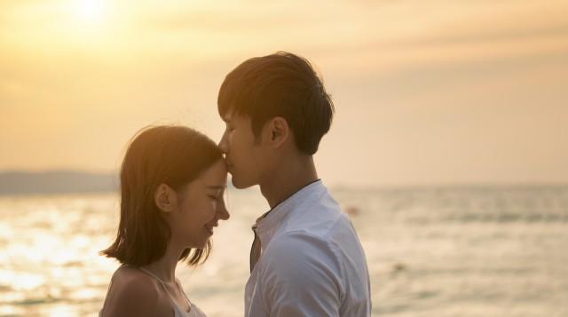 见面一次就想肢体接触的男人,喜欢的男孩子经常摸我头