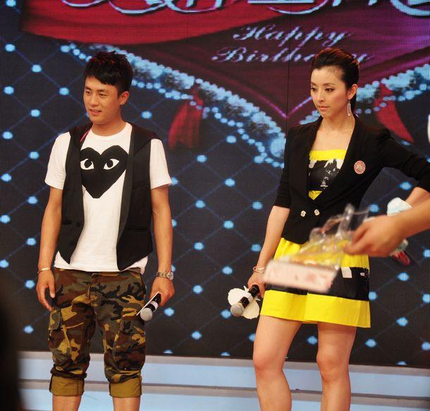 我拒绝的男子现在追我闺蜜,表白被拒绝了该怎么继续追