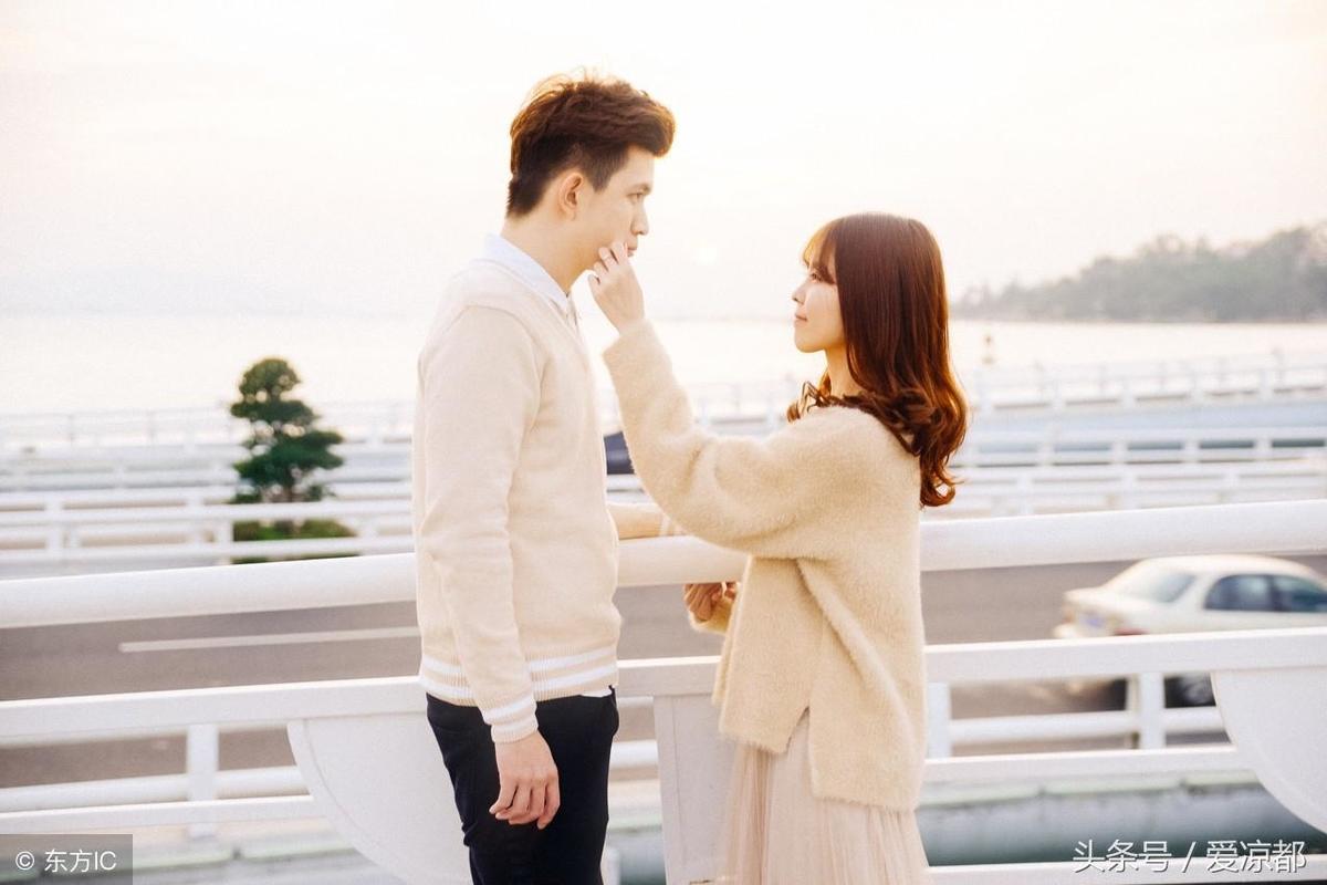 男生如何让另一个男生喜欢你呢,喜欢上别的女孩怎么办