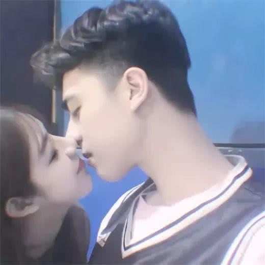 情侣名字配对网名可爱初一十五的富有诗意情侣网名