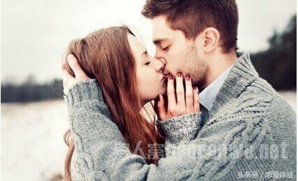 男生对有好感的女生表现,水性杨花的女人有什么表现