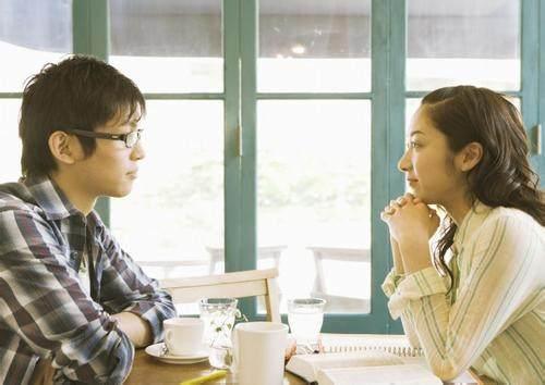 男生对什么样的女生有好感,男生会喜欢单纯一点傻一点的女生吗