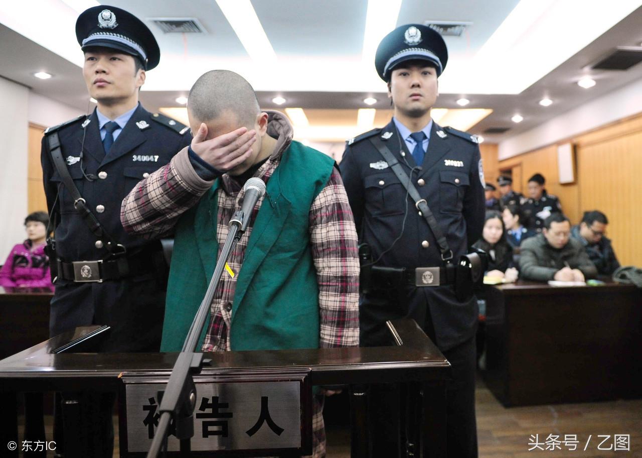 怎么判断一个男生喜不喜欢你大学可是见不到他