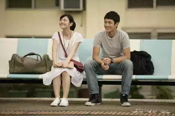 怎样追喜欢的男生他不会反感,怎么可以忘掉一个不喜欢自己的人