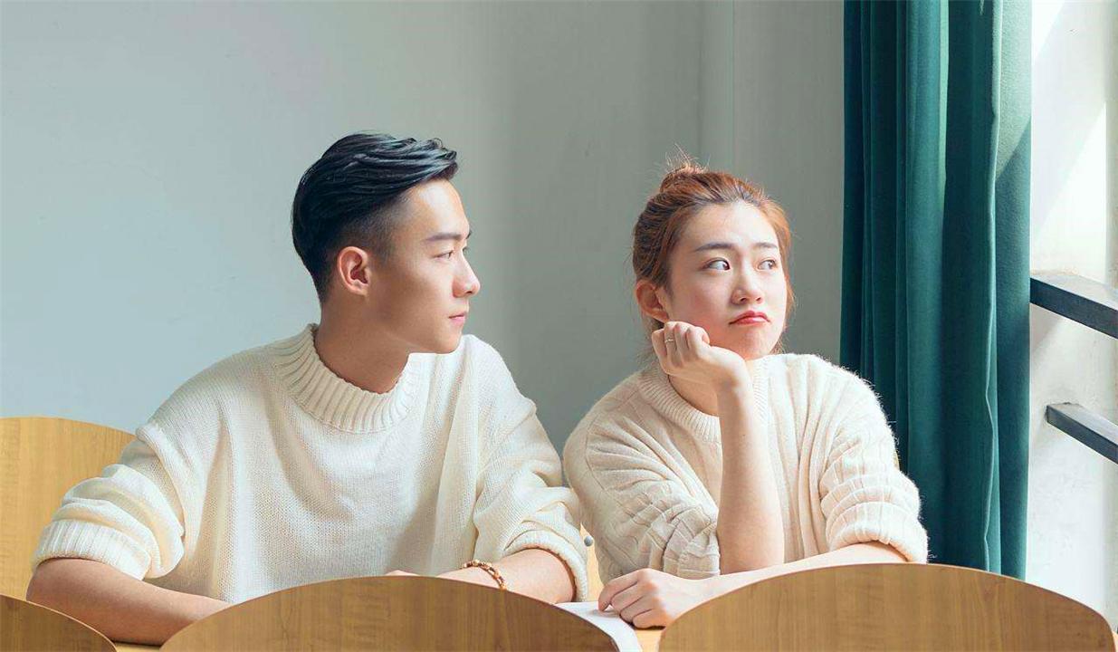 高中男生有好感的初期表现16岁的弟弟对有好感