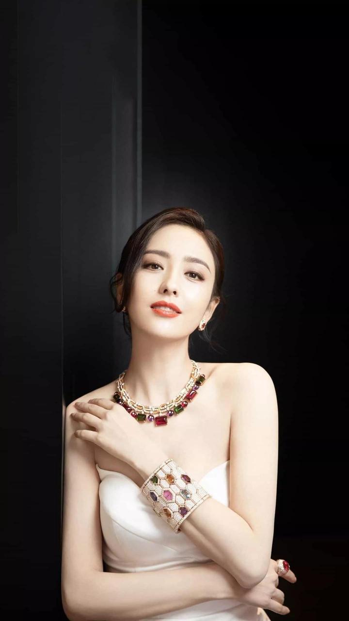 女人对男人有好感的表现在哪里,如何在聊天当中获得女生的好感