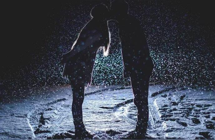 怎么样可以让喜欢的男生喜欢你一个男生不喜欢你却喜欢他怎么办