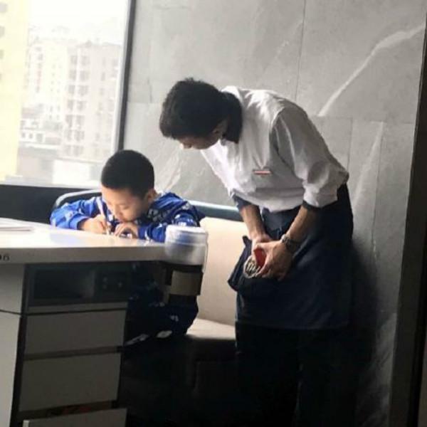 男生经常只找一个女生要作业口口声声说又能挣钱又能干活那要男人干什么的女人是什么心理