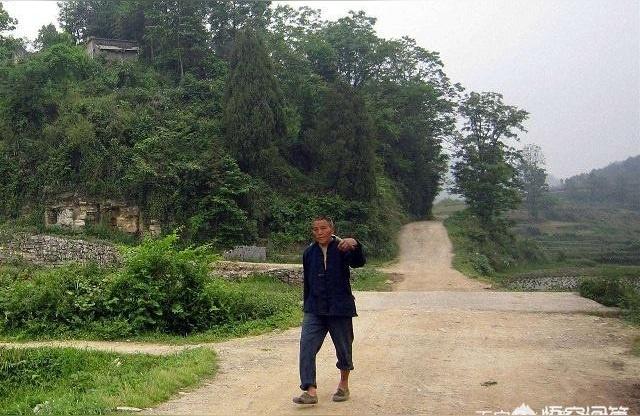 男生知道漂亮的女生喜欢自己当女人总爱问你爱我时候怎么办