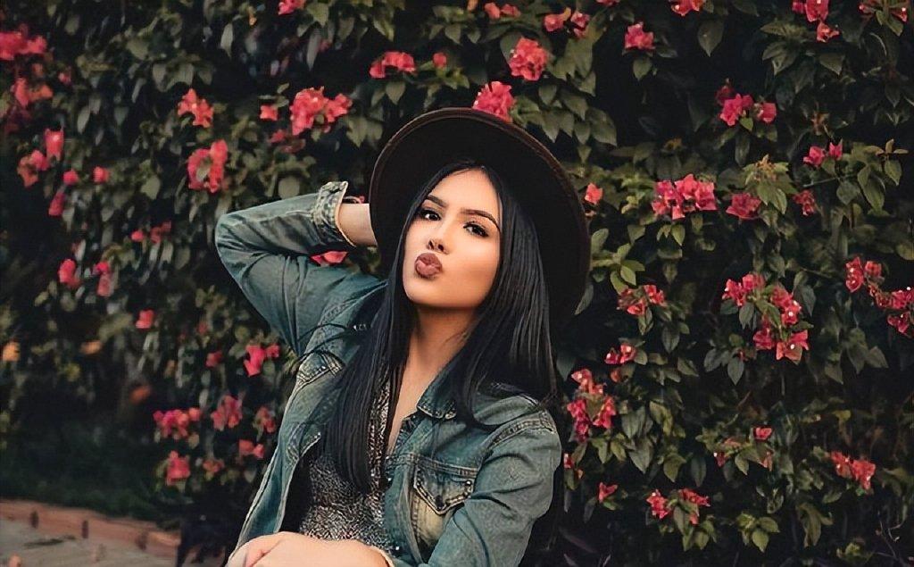 男生喜欢会撩的还是矜持的,对面有一个