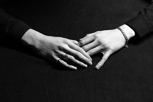 暗恋你的男生有何表现却从不主动联系你