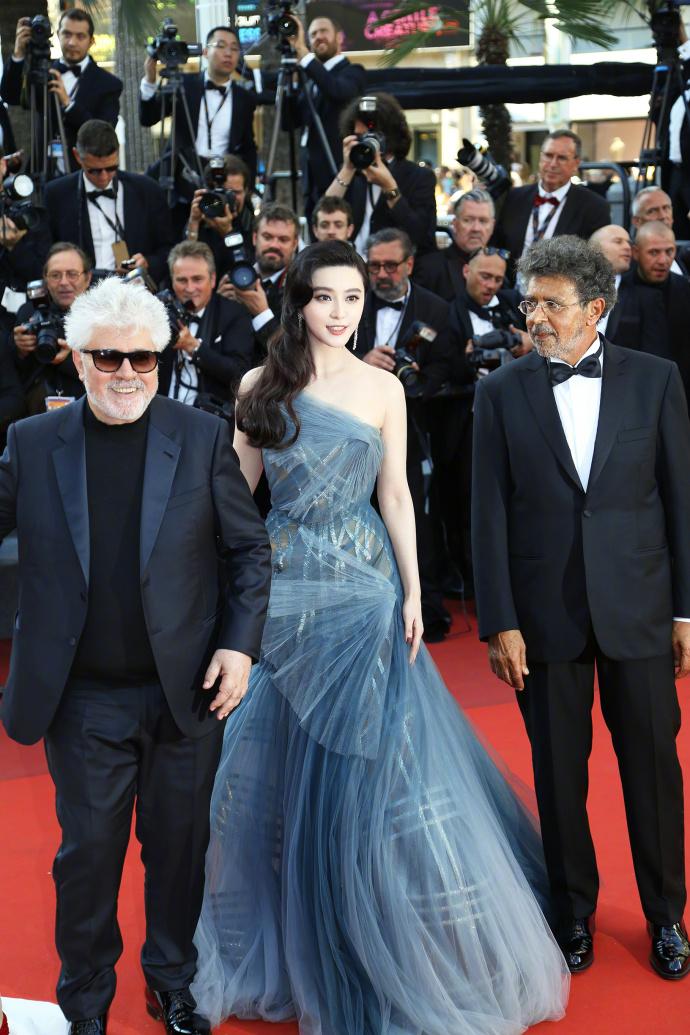 十大奢侈品男士手链范思哲手链女生眼中无法接受的男生穿搭有哪些