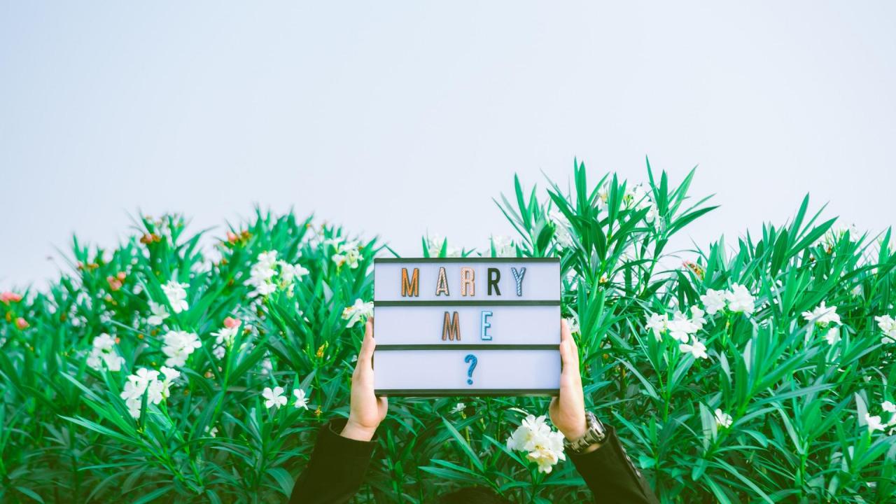 如何判断自己爱不爱一个人一个真正爱你的男孩子是什么样子的