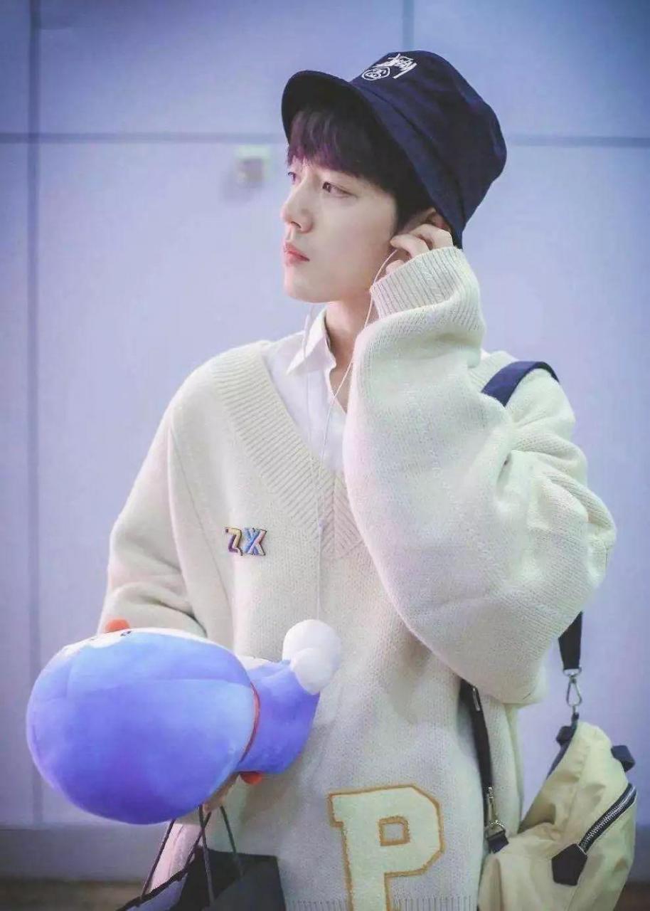 怎么才能让男孩子喜欢你呢一个结婚了的男人喜欢上另外一个女孩怎么办