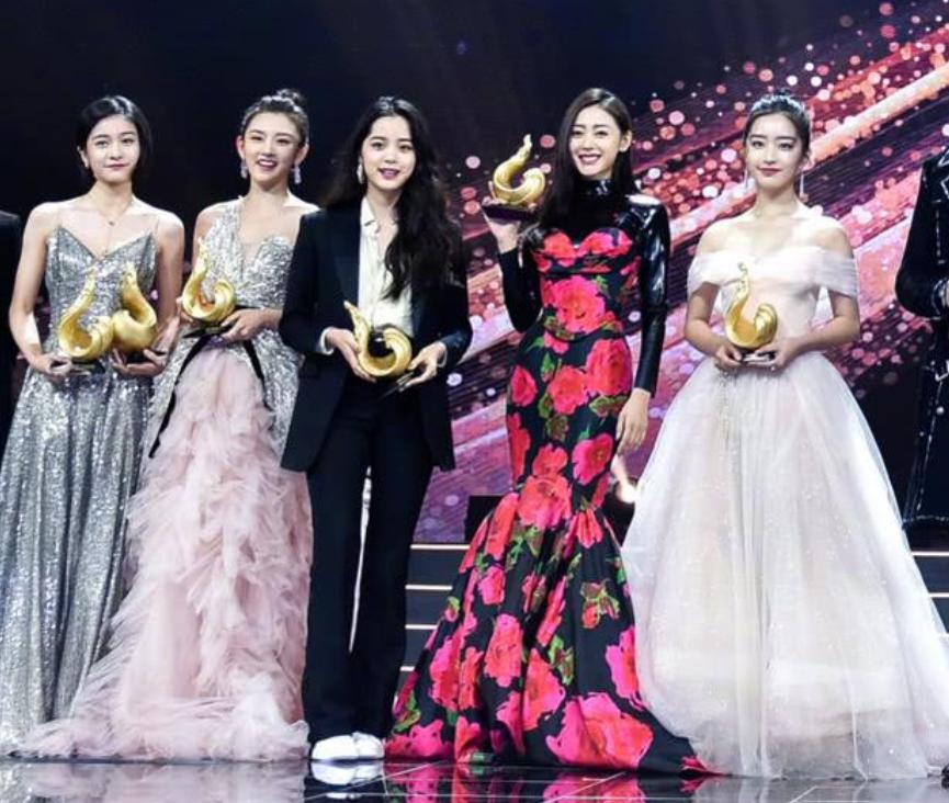 东北男生喜欢矮个子女生吗个子小什么意思