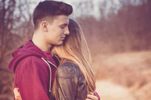 男人看到美女什么反应,为什么女生看见长得帅的男生会一直用余光偷瞄