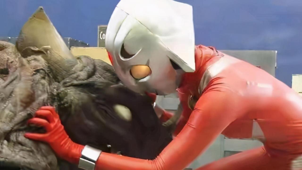 男孩子是不是喜欢初中男生喜欢女生的表现有哪些