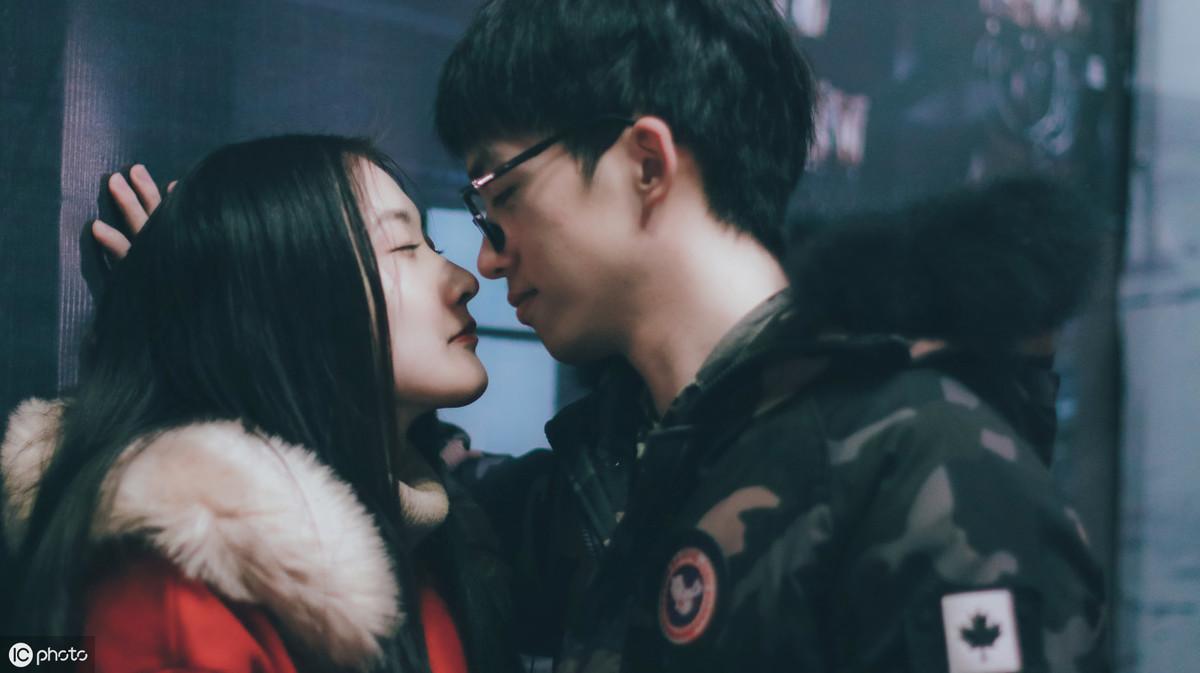 和男生聊天话术技巧高情商的男人是怎么在撩妹的