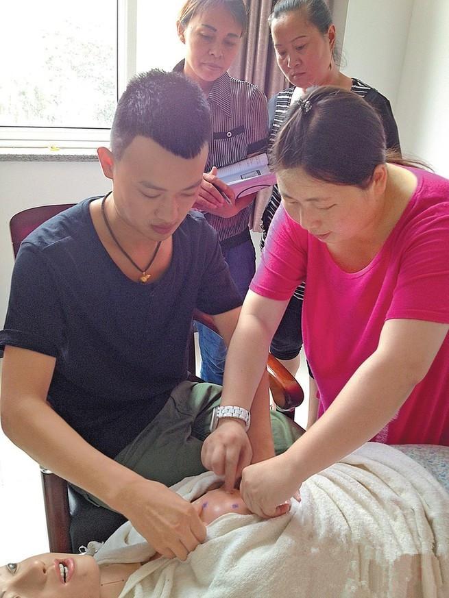 最受男人喜欢的十大女性职业为什么有些女生喜欢看言情小说