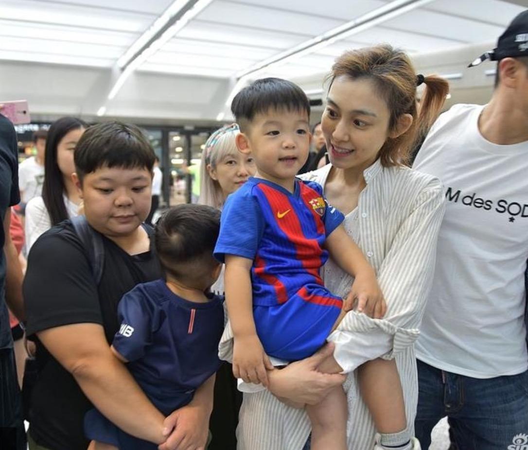 逗女人开心的暖心句子是用行动表示我和你在一起