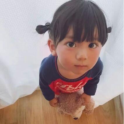 长得像小姑娘的男生,我喜欢上大我二十岁的男人