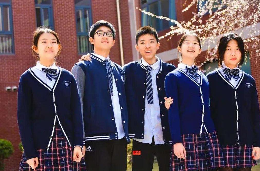 女生颜值高还是男生颜值高男生喜欢高的还是矮的女生